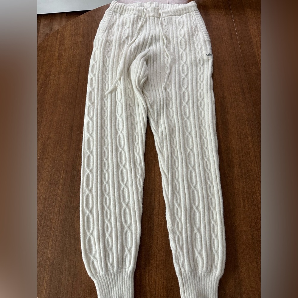 ALO Yoga White Cable Knit Pants - Picture 7 of 10